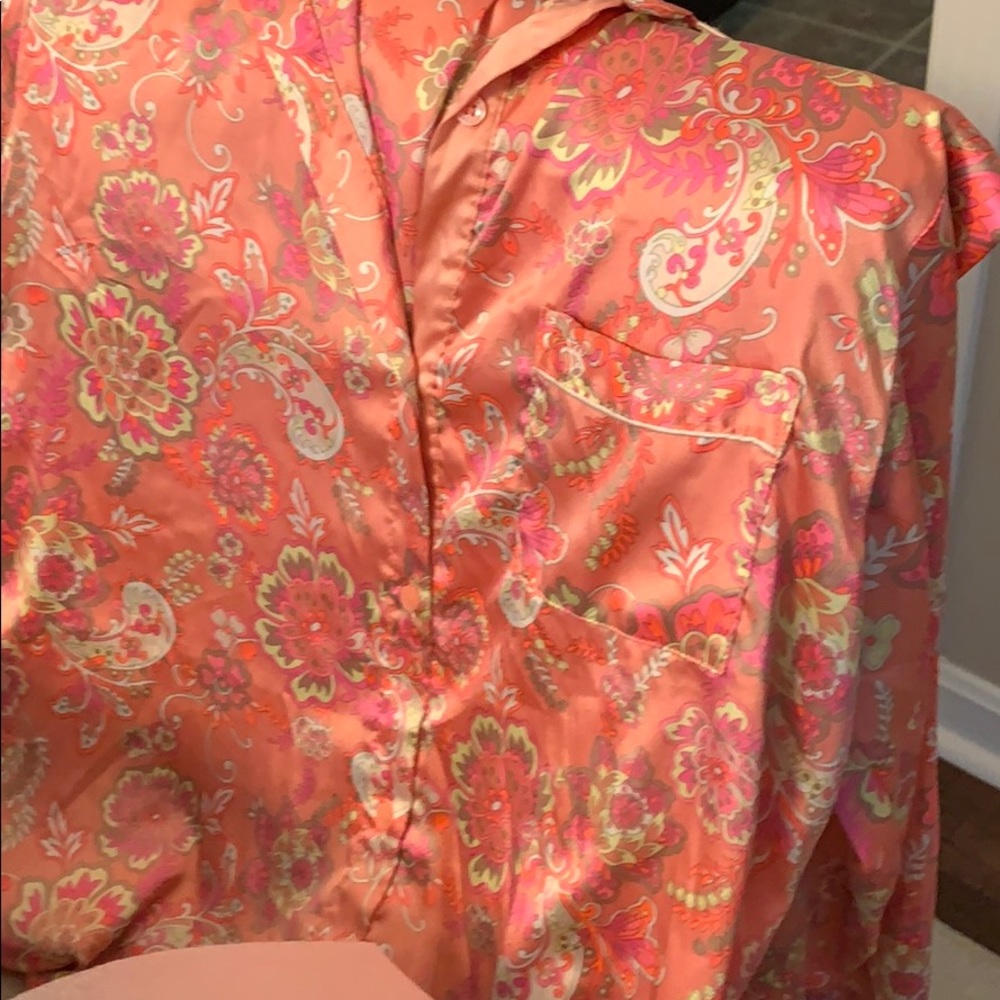 Victoria Secret preowned silk Pajamas good cond.